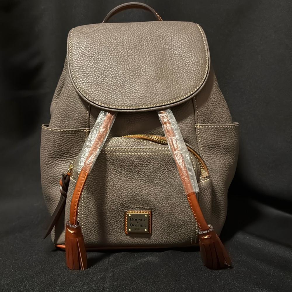 Elephant Pebble Grain Medium
Murphy Backpack